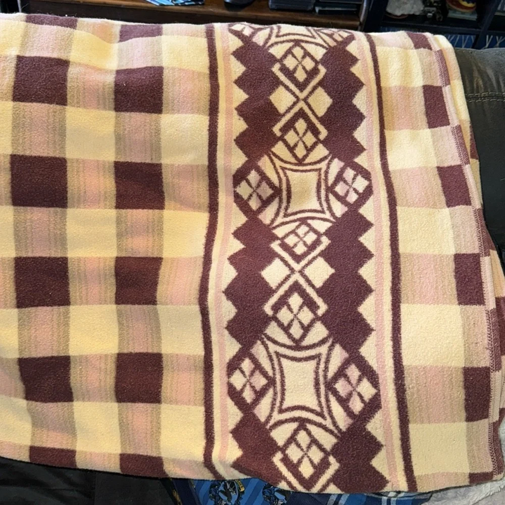 Beacon Vintage Pink,Beige & Garnet Plaid Camp Blanket Cotton Blend Size 70”x68”